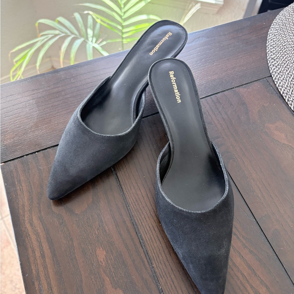 Reformation Black Suede Wilda Kitten Mule - Picture 5 of 9